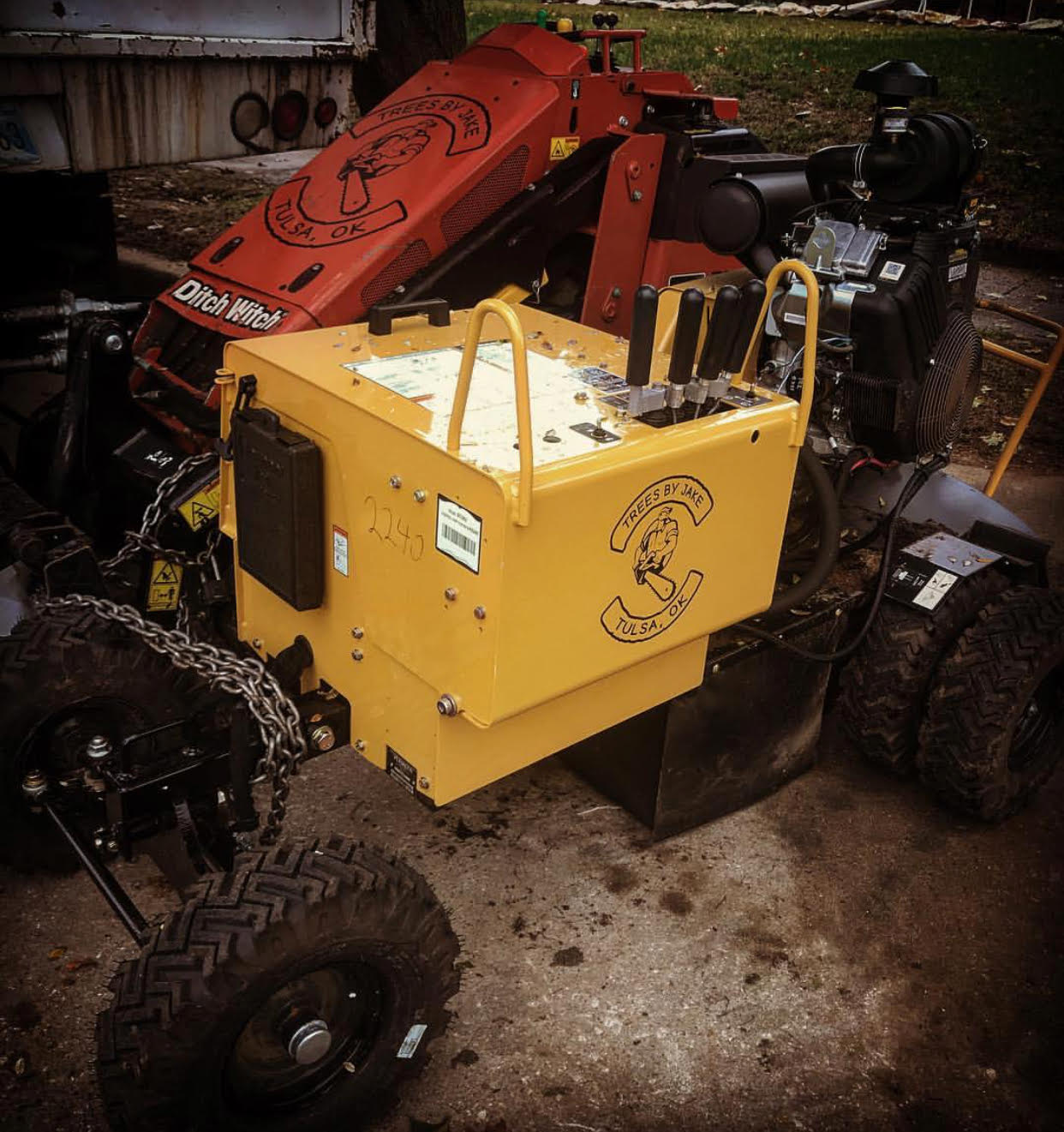Our Ditch Witch mini skid steer and our Vermeer stump grinding help us complete tree work efficiently. mini skid steer and stump grinding machines